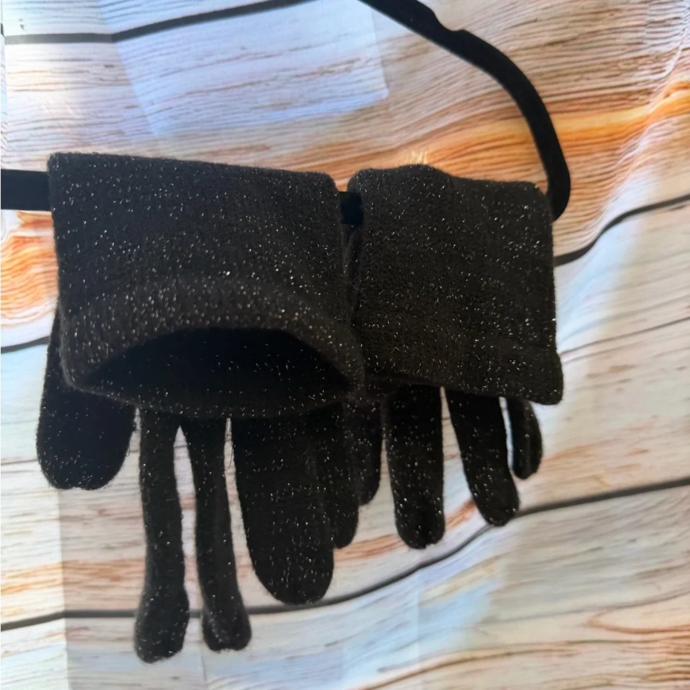 Black‎ boggan and gloves with Silver Accents
